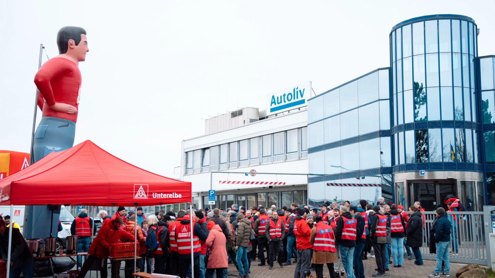Warnstreik bei Autoliv in Elmshorn