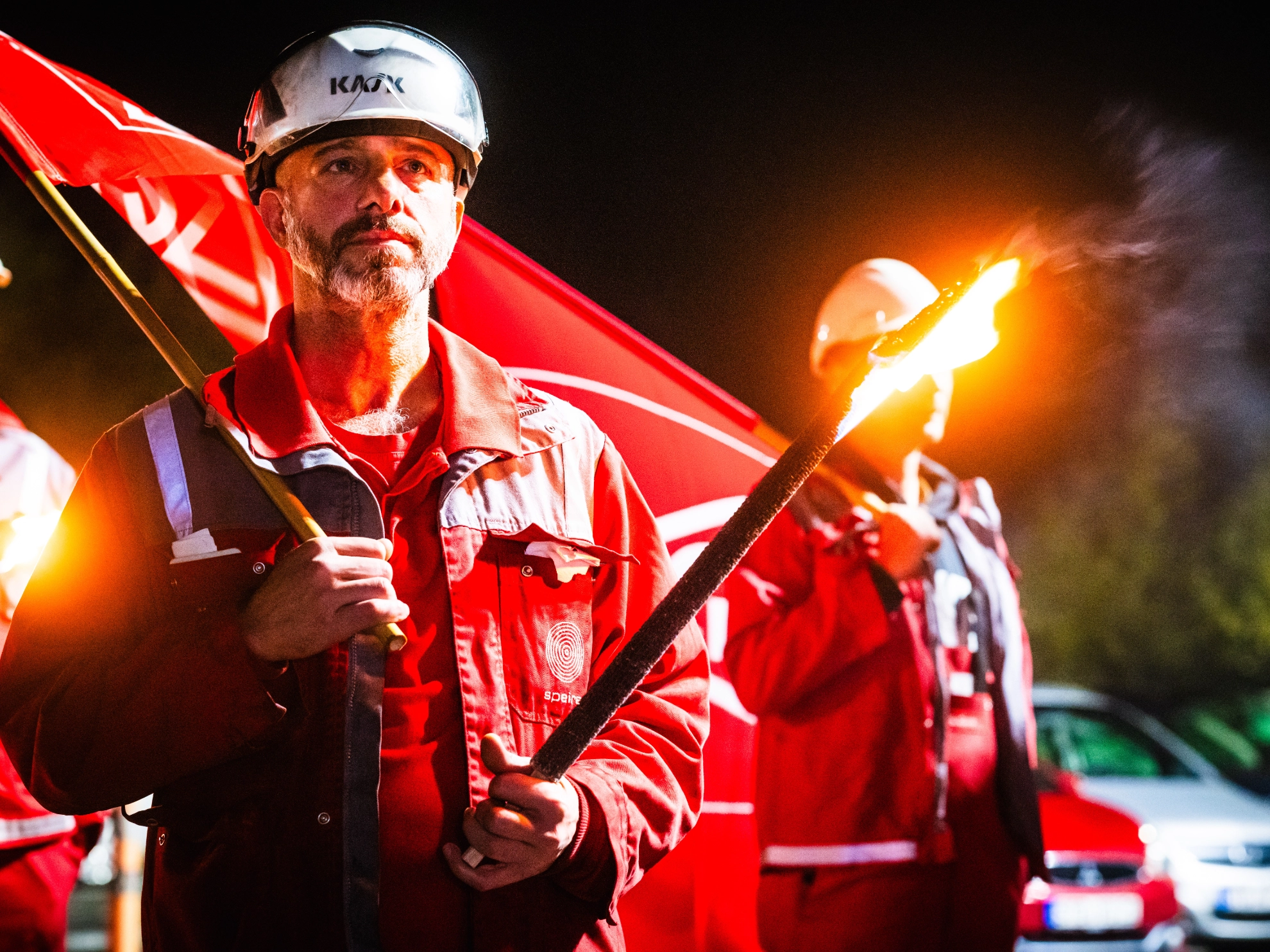 Bei Speira in Hamburg startete die Nachtschicht nach Ende der Friedenspflicht am Dienstag um Mitternacht in die Warnstreiks.