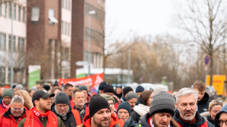 Warnstreik bei Autoliv in Elmshorn