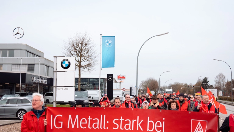 Warnstreik bei Autoliv in Elmshorn