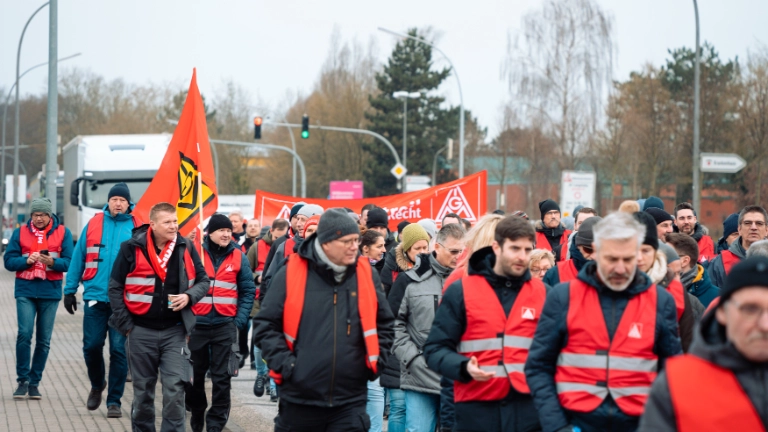 Warnstreik bei Autoliv in Elmshorn